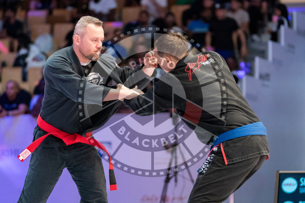 20231106PBB2101 | Fighters compete during the AJP World Master Championship in the Mubadala Arena in Abu Dhabi, Arab United Emirates, on November 6, 2023.