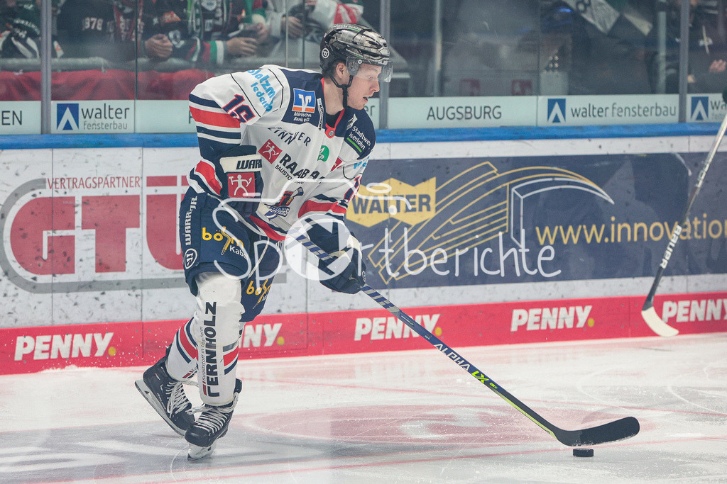 Augsburger Panther - Iserlohn Roosters | Erik BUSCHMANN (IEC #15) am Puck