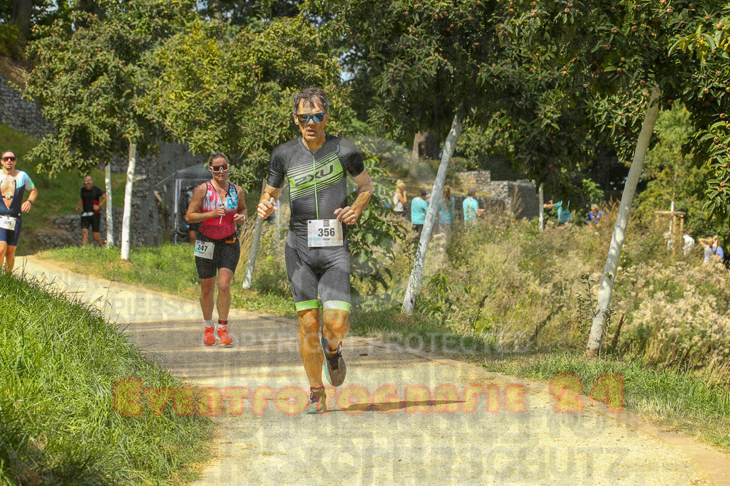 250824_1323_EX1_2242 | Sportfotografie im Rhein-Sieg Kreis, Köln, Bonn, NRW, Rheinland Pfalz, Hessen, etc. Unser Tätigkeitsfeld umfasst den Laufsport vom Volkslauf über den Marathon, Duathlon, Triathon bis zum Ultralauf wie Kölnpfad Ultra oder Schindertrail.