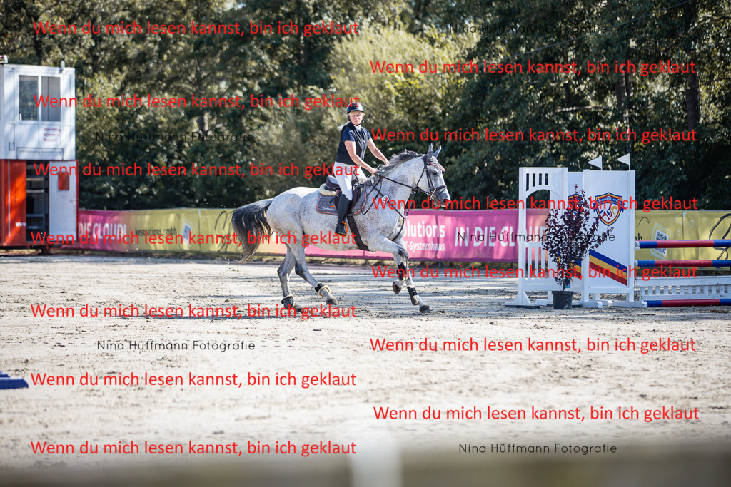 BK1A7047 | Turnierbilder Turnierfotos Nina Hüffmann Turnierfotografie Pferdefotografie Tierzeichnung Haustierzeichnung Pferdezeichnung Hundezeichnung Videograf  - Realisiert mit Pictrs.com