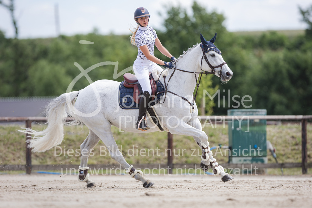220612_LüPfSpTa_Stil-A1_CWD-404 | Lützower Pferdesporttage
Stilspringprüfung Kl.A** Qualifikation zum CWD Kids Cup 2022 JUN
12.06.2022