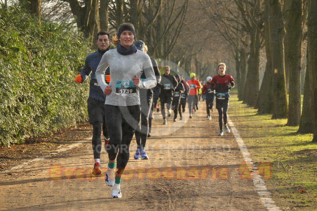 241231_1015_EV4_3591 | Sportfotografie im Rhein-Sieg Kreis, Köln, Bonn, NRW, Rheinland Pfalz, Hessen, etc. Unser Tätigkeitsfeld umfasst den Laufsport vom Volkslauf über den Marathon, Duathlon, Triathon bis zum Ultralauf wie Kölnpfad Ultra oder Schindertrail.