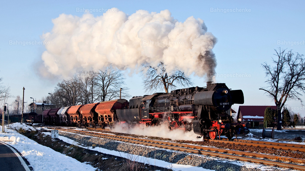 OSE528080Haehnichen4p290111 | Stöbern Sie durch einzigartige Aufnahmen und finden die perfekte Aufnahme für jeden Eisenbahnentheusiast! Stellen Sie sich aus einer Reihe von Möglichkeiten wie der Druck auf Leinwände, Fotoposter, Kalender oder Magnetfotos Ihr Geschenk zusammen - Realisiert mit Pictrs.com