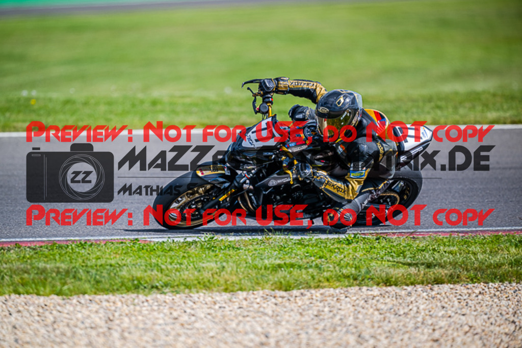 MaZZes_FotoMatrix_220506_91253 | Fotograf Mathias Schmid
Sportfotograf,
Eventfotograf,
Hochzeitsfotograf,
Portraitfotograf