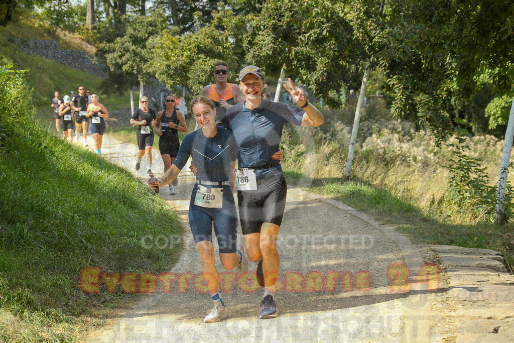 250824_1449_EX1_7708 | Sportfotografie im Rhein-Sieg Kreis, Köln, Bonn, NRW, Rheinland Pfalz, Hessen, etc. Unser Tätigkeitsfeld umfasst den Laufsport vom Volkslauf über den Marathon, Duathlon, Triathon bis zum Ultralauf wie Kölnpfad Ultra oder Schindertrail.