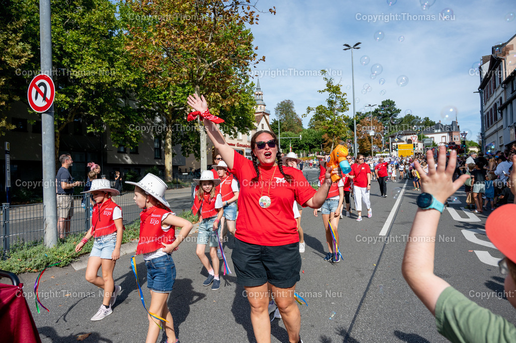 40_Winzerfestumzug-Bensheim | bbe, Bensheim, Winzerfestunmzug 2025,Grieseler Rote Funken ,, Bild: Thomas Neu