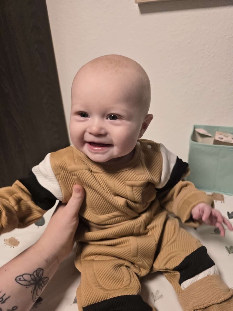 56382523-c1e4-434b-b356-fada15e9fbd8 | phototaetig