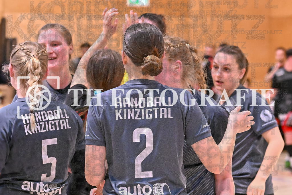 GER, SG Maulburg/Steinen - HB Kinzigtal, Handball, Suedbadenliga, 22. Spieltag, Saison 2023/2024, 27.04.2024 | Team HB Kinzigtal siegt und ist voller Freude. 

GER, SG Maulburg/Steinen - HB Kinzigtal, Handball, Suedbadenliga, 22. Spieltag, Saison 2023/2024, 27.04.2024

Foto: TH Fotografie/Thomas Hess