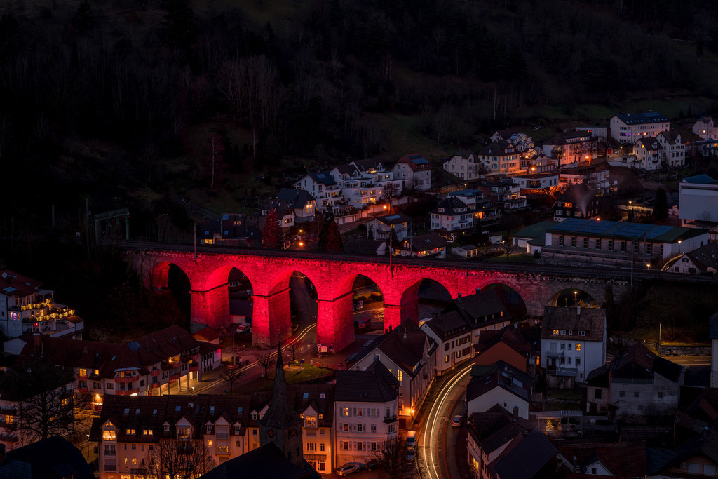 Das Hornberger Viadukt | <div id="allefotografen-seal-verified-green"></div><script src="https://www.allefotografen.de/956728/seal-verified-green/seal.js" async="async"></script> - Realisiert mit Pictrs.com