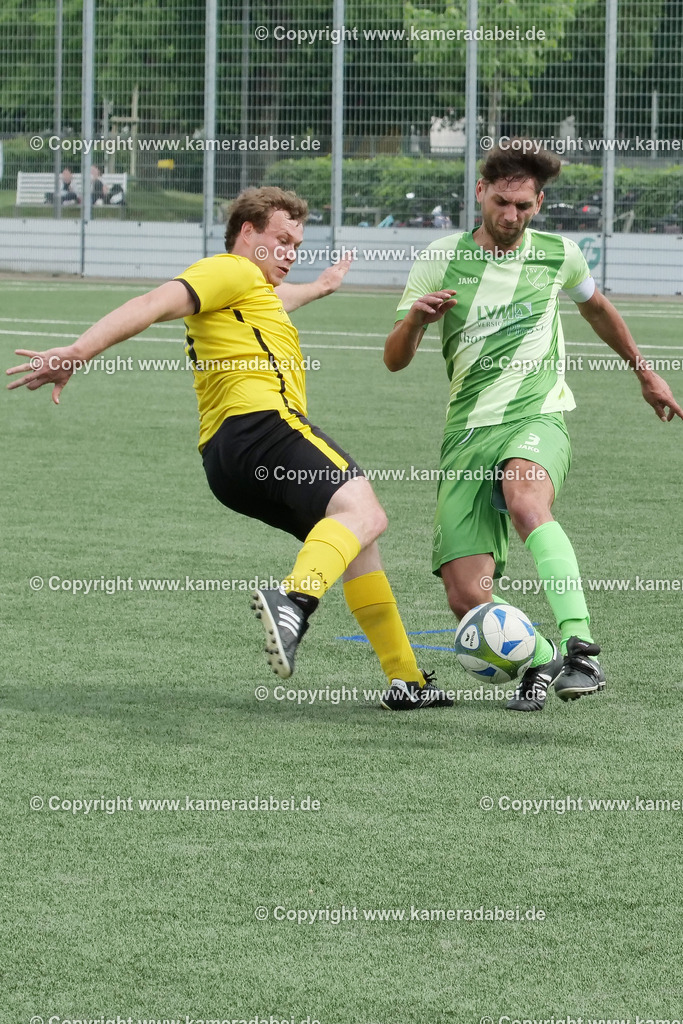 Fußball : Bezirksliga : SV 08/29 Friedrichsfeld - Borusia Veen am 10.05.2026 in Voerde Friedrichsfeld | Fußball : Bezirksliga : SV 08/29 Friedrichsfeld - Borusia Veen am 10.05.2026 in Voerde Friedrichsfeld - Realisiert mit Pictrs.com