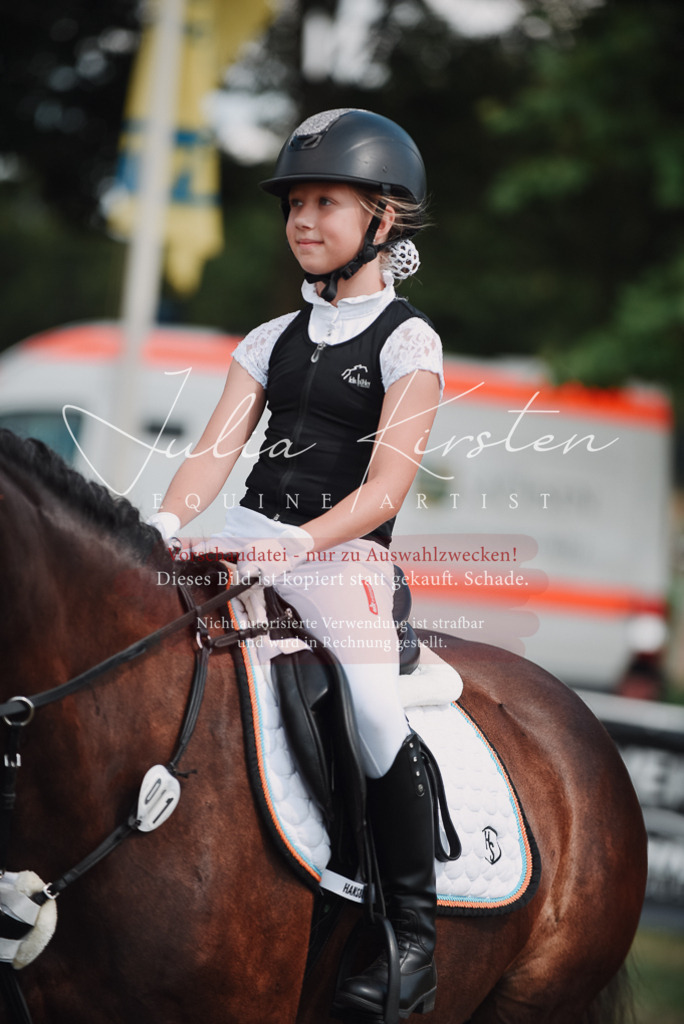 DSC_5668 | Pferde- und Turnierfotografie in Westsachsen. Pferdeportraits, Auftragszeichnungen und intuitive Kunst.