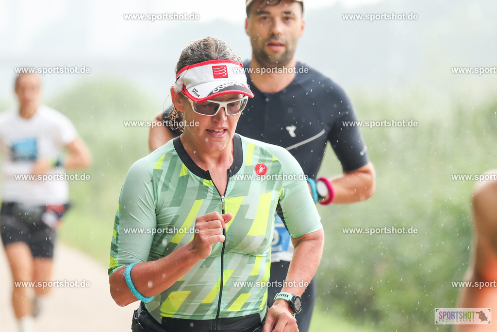 LUR_1303 | 34. M-net Erlanger Triathlon 2025 #erlangertriathlon  #mnettriathlon2025 #mnettriathlon #team #olympischedistanz #mitteldistanz #triathlon #maindonaukanal  #erlangertriathlon2025 #yourpictrs #tv1848 #tv1848erlangen  #triathlonbayern #sportinerlangen #demsportverbunden #sportshot_your_pictrs Copyright: www.sportshot.de