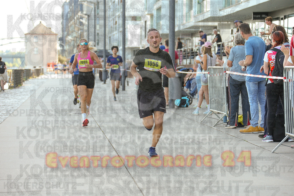 250920_1445_EX1_7437 | Sportfotografie im Rhein-Sieg Kreis, Köln, Bonn, NRW, Rheinland Pfalz, Hessen, etc. Unser Tätigkeitsfeld umfasst den Laufsport vom Volkslauf über den Marathon, Duathlon, Triathon bis zum Ultralauf wie Kölnpfad Ultra oder Schindertrail.