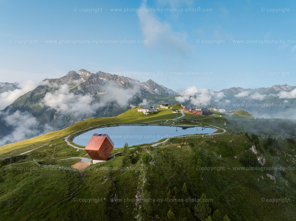 Granatkapelle Sommer copyright  Thomas Pfister-1 | PHOTOGRAPHY BY THOMAS PFISTER