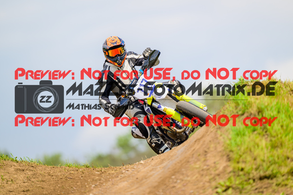 MaZZes_FotoMatrix_240622_6007705_9883 | UE40