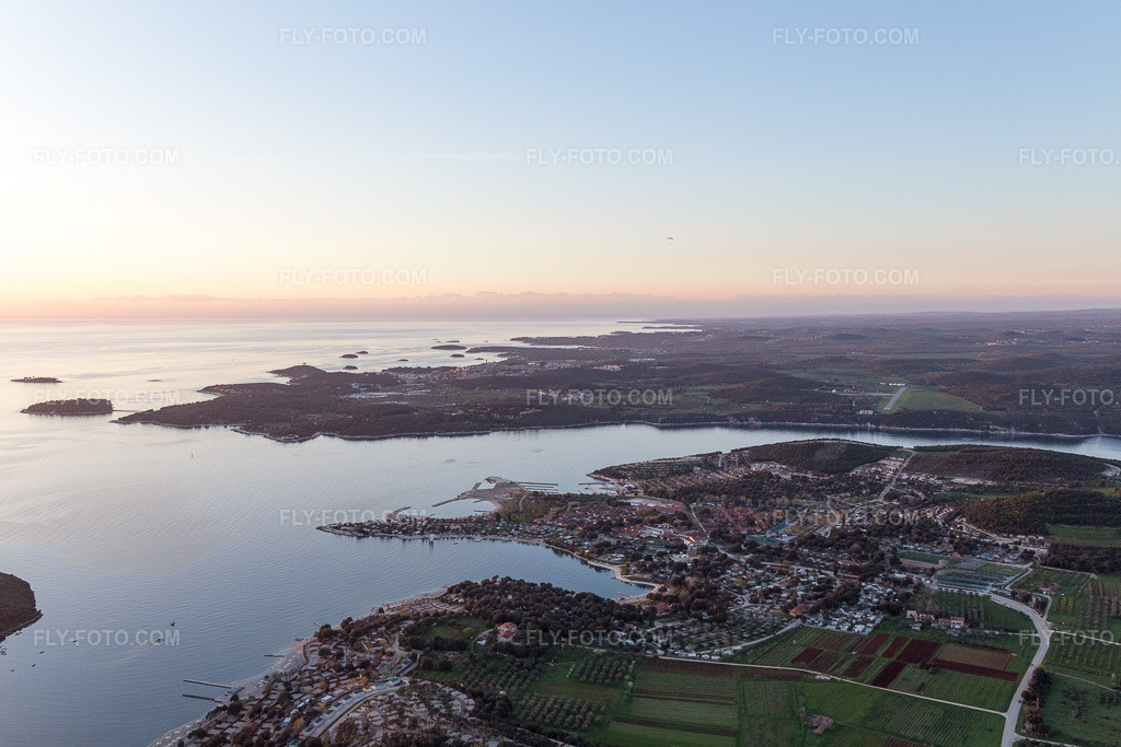 Aerial view: View of the town in Rovinj in the state Gespanschaft Istrien, Croatia. – Photo: IMG_106199.jpg taken on 04/13/2018 by Werner Riehm/FLY-FOTO.com – Resolution of the original: 5472 x 3648 px
