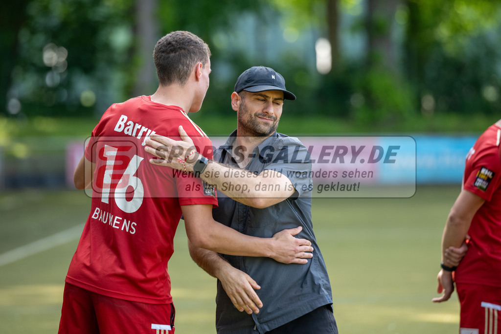 SFE_20240511_0163 | Köln, Deutschland, 11.05.2024:  in Aktion waehrend des Spiels der Feldhockey 1. Bundesliga Herren zwischen VF 2/2 Crefelder HTC - Rot Weiss Köln im KTHC Stadion Rot-Weiss Köln Tennis and Hockey Club am 11.05.2024 in Köln, Deutschland. (Foto von Stephan Fehrmann)

Köln, Germany, 11.05.2024:  in action during the game of Feldhockey 1. Bundesliga Herren between VF 2/2 Crefelder HTC - Rot Weiss Köln in KTHC Stadion Rot-Weiss Köln Tennis and Hockey Club at 11.05.2024 in Köln, Deutschland. (Foto from Stephan Fehrmann)