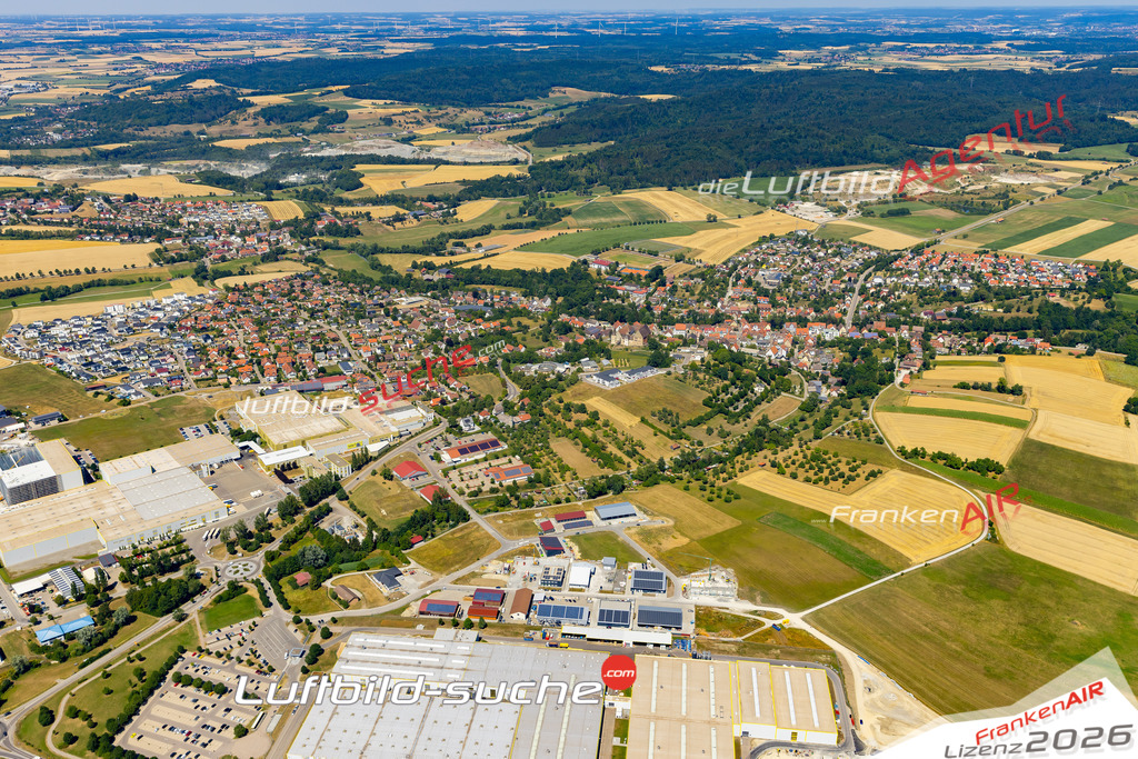 Aktuelles Luftbild von Gewerbegebiet Obersontheim - Die Luftaufnahme wurde 2022 mittels UL-Flugzeug erstellt ( keine Drohne ) - hochauflösende Kamera-Systeme von  Canon -Beste Qualität - Für grossformatige Ausdrucke geeignet. Die Geschenkidee !
