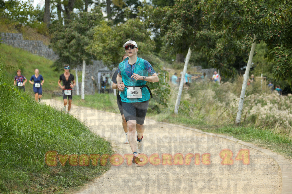 250824_1415_EX1_5517 | Sportfotografie im Rhein-Sieg Kreis, Köln, Bonn, NRW, Rheinland Pfalz, Hessen, etc. Unser Tätigkeitsfeld umfasst den Laufsport vom Volkslauf über den Marathon, Duathlon, Triathon bis zum Ultralauf wie Kölnpfad Ultra oder Schindertrail.