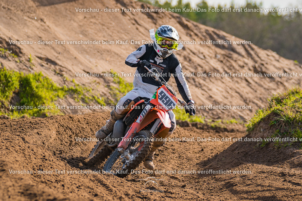 04_13_Bensdorf_MX1-4071 | Sportfotografin aus Berlin-Brandenburg mit Fokus auf Motocross. Ich halte deine sportliche Leistung und echte Emotionen auf und neben der Strecke professionell fest. Entdecke die Fotos von deinem Rennen und bestelle sie direkt hier im Shop.