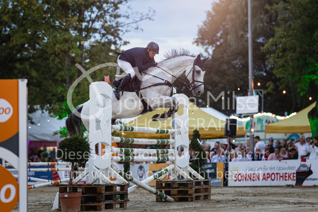 230826_Delbrueck_Barriere-105 | Deine schönsten Turniermomente als professionelle Fotos! Entdecke hochwertige Pferdesport-Fotografie im Online-Shop. Jetzt Fotos finden & bestellen!