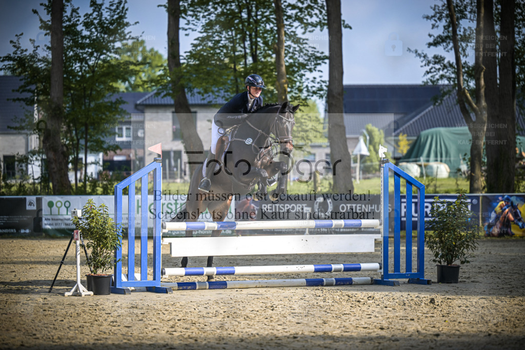 DOS_5128 | Entdecke hochwertige Reitturnierfotos von Foto Oger. Professionell, emotional und authentisch – jetzt Lieblingsmomente im Shop bestellen. - Realisiert mit Pictrs.com