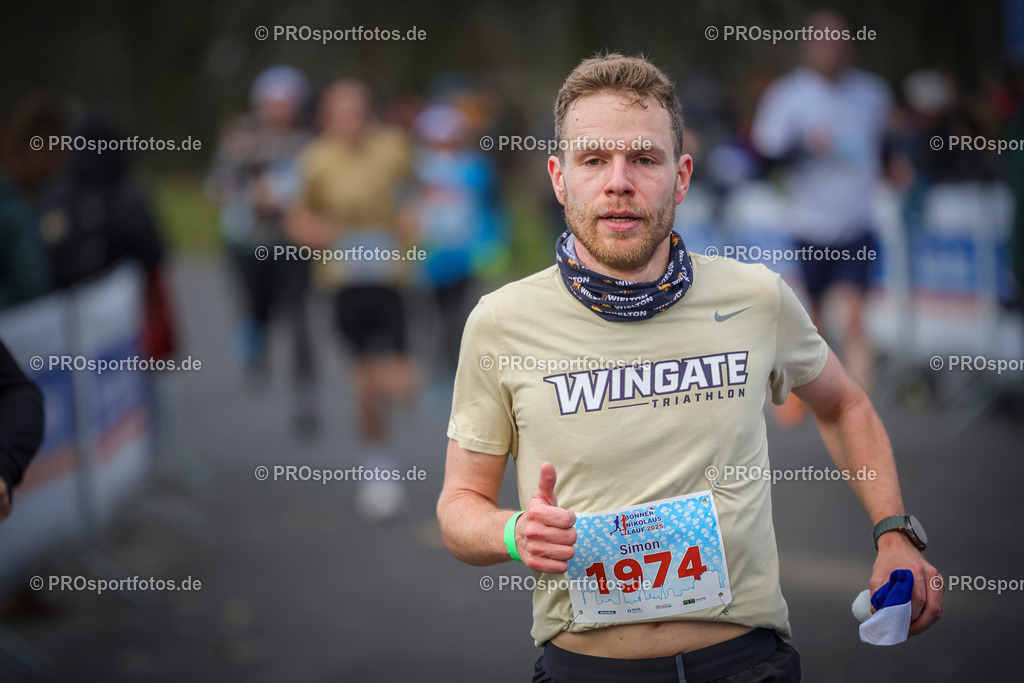 6. Bonner Nikolauslauf; Bonn, 14.12.2025 | Impressionen vom 6. Bonner Nikolauslauf am 14.12.2025 in Bonn (Nordrhein-Westfalen). 
