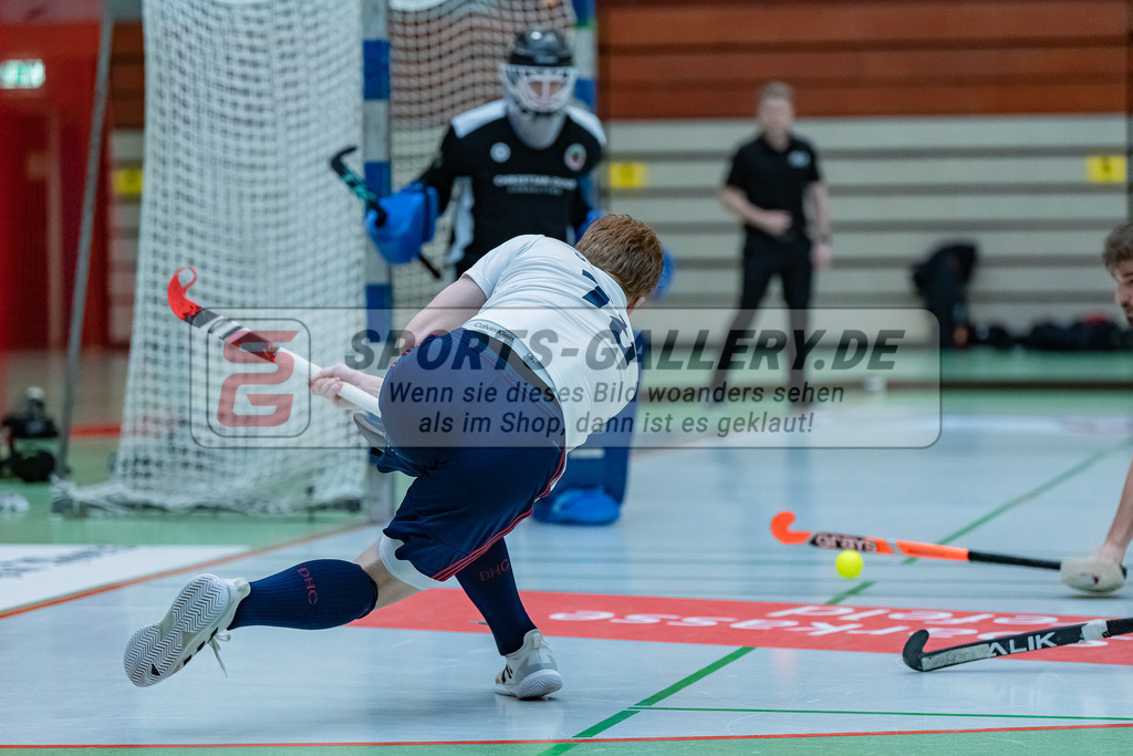 HK_20231217_107525 | 1. Bundesliga Herren Crefelder HC - Düsseldorfer HC  am 17.12.2023 Sporthalle Glockenspitz, Krefeld , Stollarz Julius ( Düsseldorfer HC #18 )