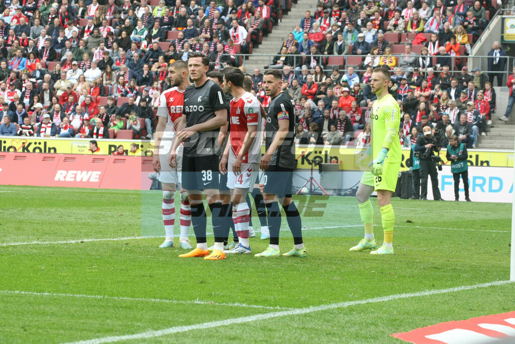 1. FC Köln - SC Freiburg | Michael Gregoritsch (38, Mitte) - © Sportfoto-Sale (MK) - Realisiert mit Pictrs.com