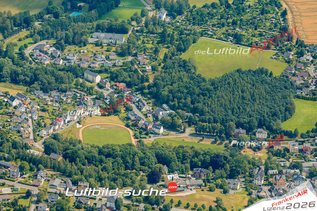 Das Luftbild zeigt :  Hirschberg - Die Luftaufnahme wurde 2024 vom UL-Flugzeug aus erstellt ( keine Drohne ) - Hochauflösende Luftaufnahme - Für grossformatige Ausdrucke geeignet. Die Geschenkidee !Mit Lizenz und Bildrechte bestellbar