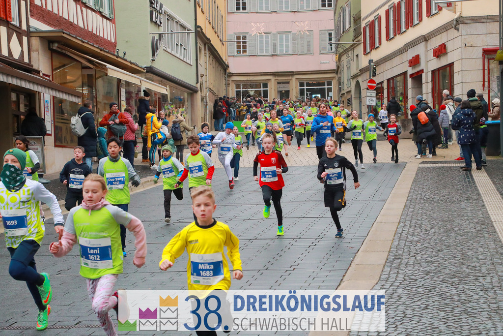 1700m Stadtwerke Jugendlauf | 3 Koenigslauf 2024 1700m Stadtwerke Jugendlauf - Realisiert mit Pictrs.com
