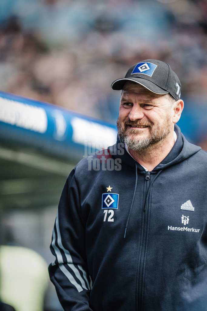 Fußball | Männer | Saison 2023/2024 | 2. Fußball-Bundesliga | 23. Spieltag | Hamburger SV vs. SV 07 Elversberg | 25.02.2024 | Trainer Steffen Baumgart (HSV) glücklich vor dem Spiel