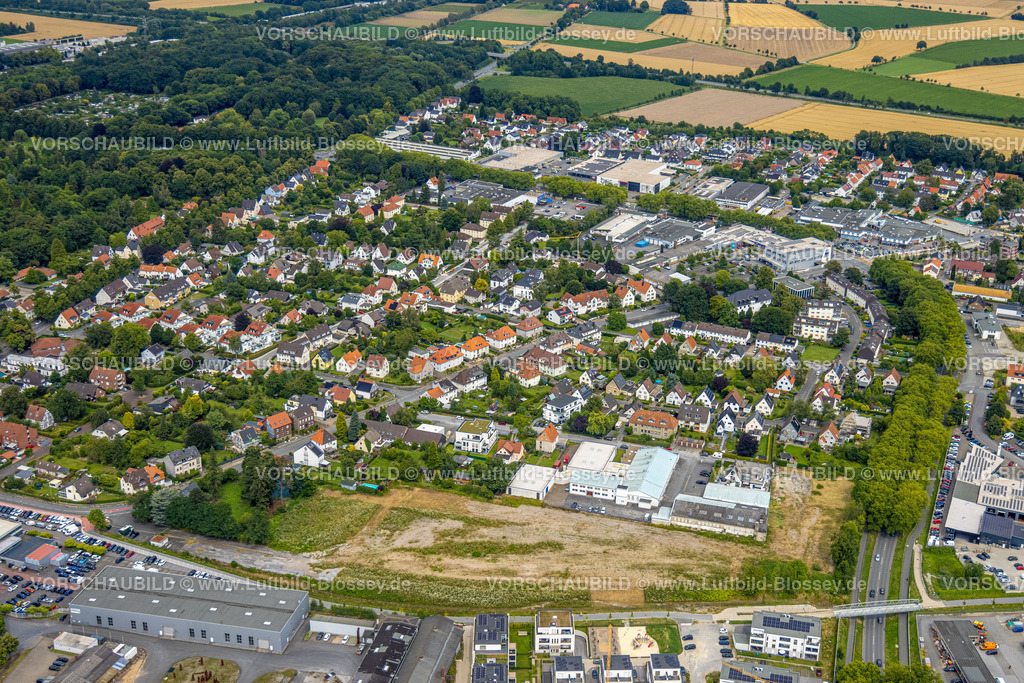 Soest240712633 | Luftbild, Wohngebiet zwischen Ostenhellweg und Riga-Ring, Brachfläche an der Fahrradschnellstrecke, Soest, Soester Börde, Nordrhein-Westfalen, Deutschland