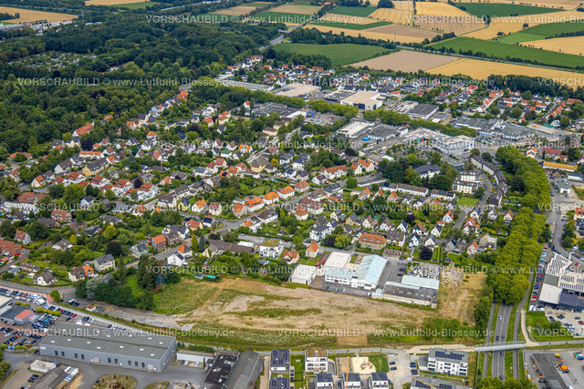 Soest240712633 | Luftbild, Wohngebiet zwischen Ostenhellweg und Riga-Ring, Brachfläche an der Fahrradschnellstrecke, Soest, Soester Börde, Nordrhein-Westfalen, Deutschland