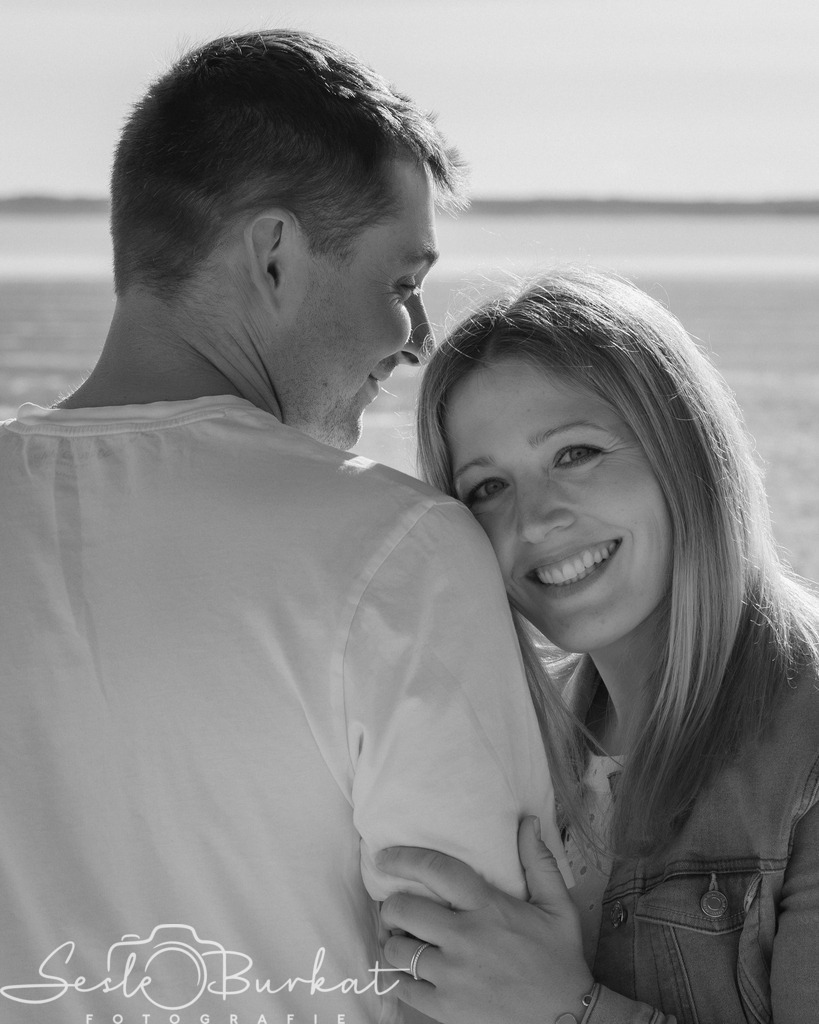 20250906-IMG_7869 | Authentische, natürliche und emotionale Fotoshootings auf der Nordseeinsel Föhr. Als Fotografin halte ich deine schönsten Momente in einzigartigen Neugeborenen-, Familien-, Paar- und Einzelshootings fest. Jetzt einen Termin vereinbaren!