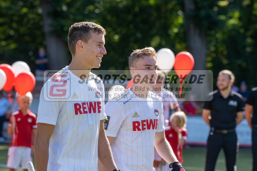 SFE_20220903_0033 | Luis Höchemer ( Rot-Weiss Köln #9 ) Antheus Barry ( Rot-Weiss Köln #16 )  ; 1. Bundesliga Hockey Herren Rot-Weiss Köln - TSV Mannheim am 03.09.2022 in Köln (KTHC Stadion Rot-Weiss Köln Tennis and Hockey Club), Photo: Stephan Fehrmann 2022 (Sports-Gallery)