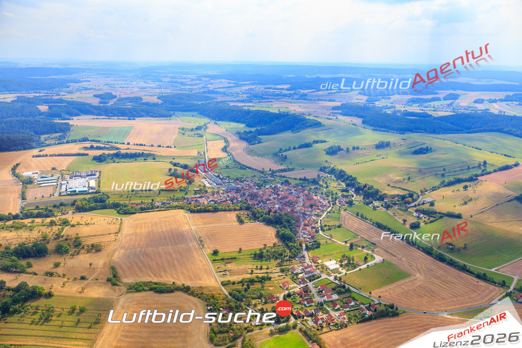 Die Luftaufnahme der Stadt Ummerstadt wurde vom UL-Flugzeug heraus erstellt ( keine Drohne )- hohe Auflösung für beste Qualität