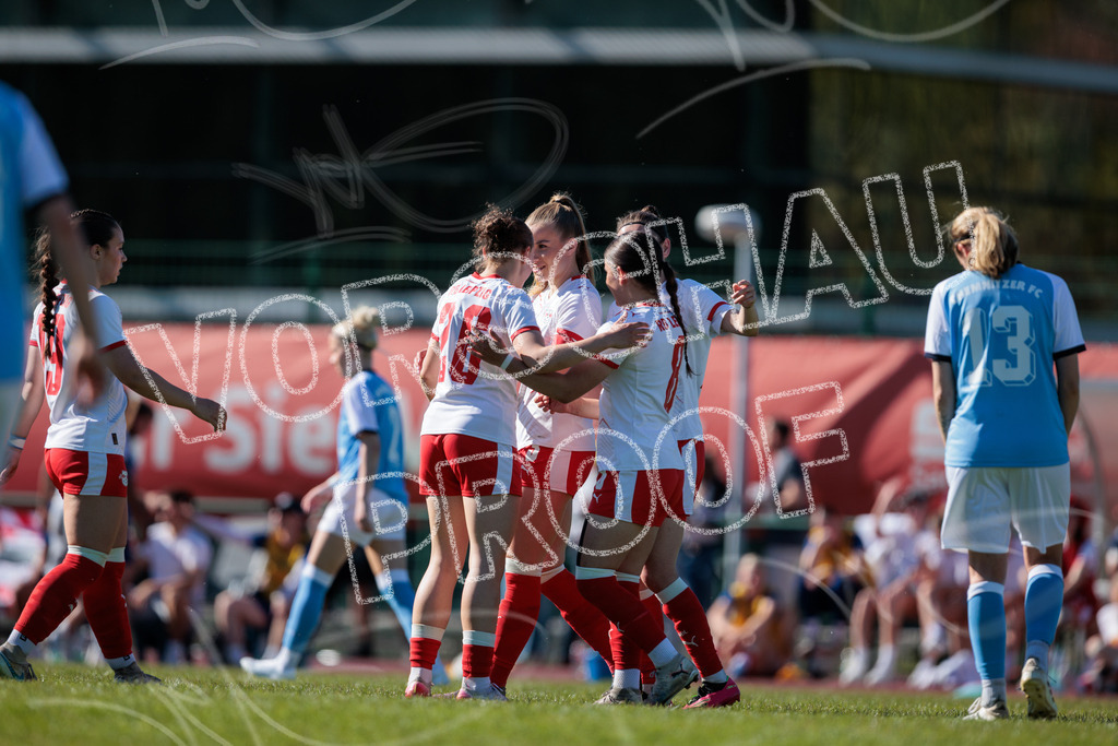 Gipfeltreffen der Frauen: Finale um den Sachsenlotto Landespokal 2026 | Am 1. Mai 2026 trafen im Endspiel des Sachsenlotto Landespokals die Frauen des Chemnitzer FC und die zweite Mannschaft von RasenBallsport Leipzig aufeinander. Vor stimmungsvoller Kulisse kämpften beide Teams ab 15:00 Uhr um die begehrte Trophäe des sächsischen Fußballs. Diese Galerie zeigt die Highlights, packende Zweikämpfe und die emotionalsten Momente des Finaltags. - Realisiert mit Pictrs.com