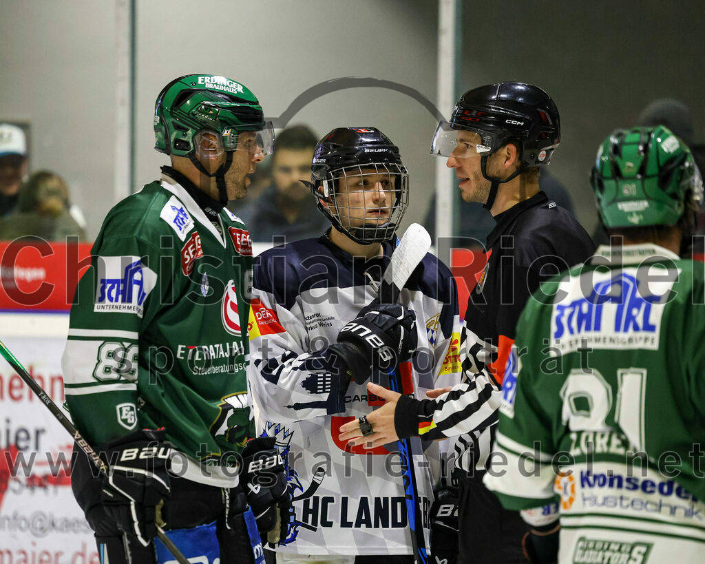 2024-01-26_100_TSV_Erding_gegen_HC_Landsberg | Erding, Deutschland, 26.01.2024:
Eishockey, Bayernliga Vorrunde 2023 / 2024, 28. Spieltag, TSV Erding gegen HC Landsberg, Endergebnis: 6:2

Michael Trox (Erding Gladiators, #86), Stephan Sailer (HC Landsberg, #24)

Foto: Christian Riedel / fotografie-riedel.net