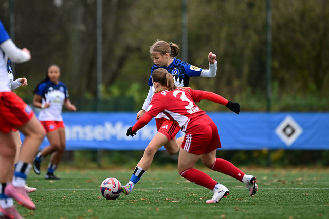 Fußball I Juniorinnen I Saison 2025-2026 I Regionalliga Nord I 7. Spieltag I Hamburger SV U17 - SpVg Aurich U17 I 01515 | Der Sportfotograf. - Realisiert mit Pictrs.com