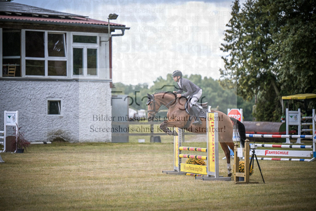 DOS_1251 | Entdecke hochwertige Reitturnierfotos von Foto Oger. Professionell, emotional und authentisch – jetzt Lieblingsmomente im Shop bestellen.Deutschlandweite Turnierfotografie. - Realisiert mit Pictrs.com