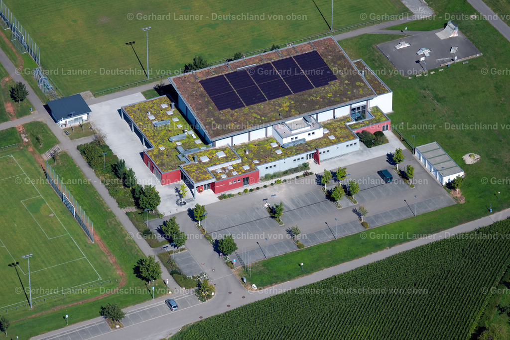 3902919 | Tiefenbachhalle u, Sportplatz, Auenstein