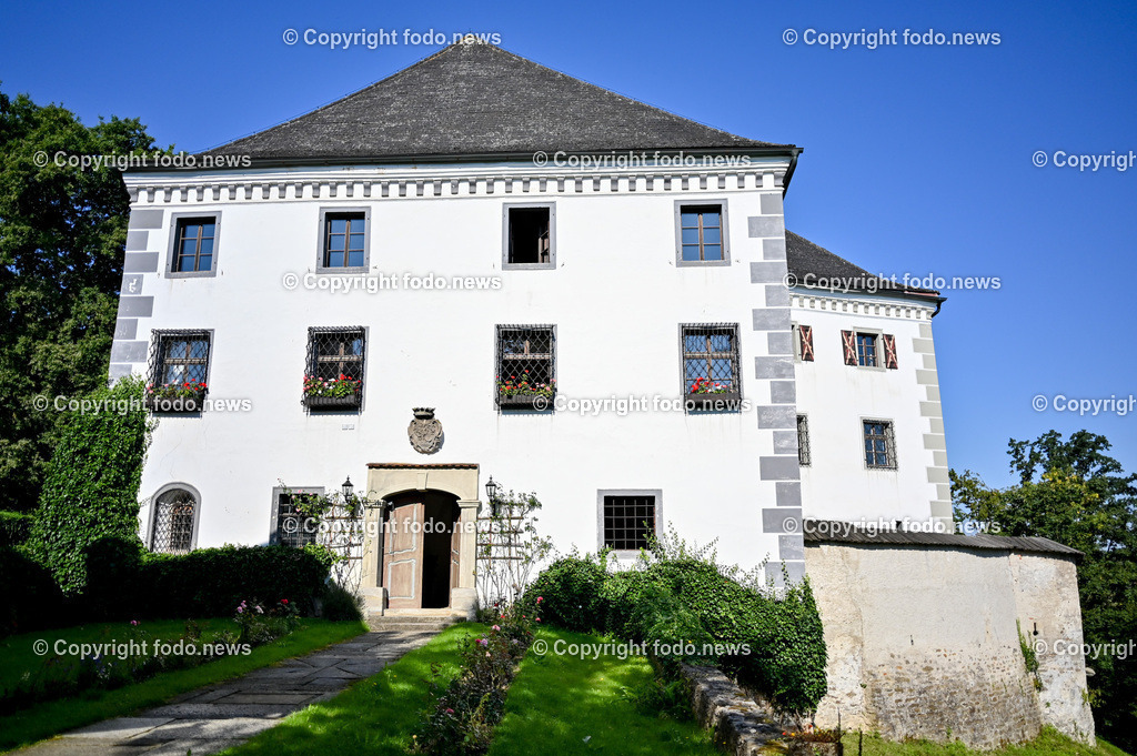 Schloss Schluesslberg_ Spiegelfeld_ 14.08.2023-8 | 14.08.2023, Schluesselberg, AUT, Schloss Schluesselberg, Spiegelfeld, im Bild Schlosstrakt