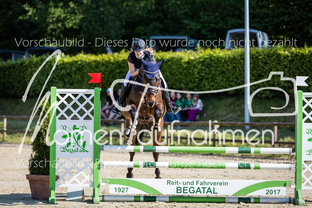 Donop24-ASpr-032 | MomenTaufnahmen Pferdesportfotos