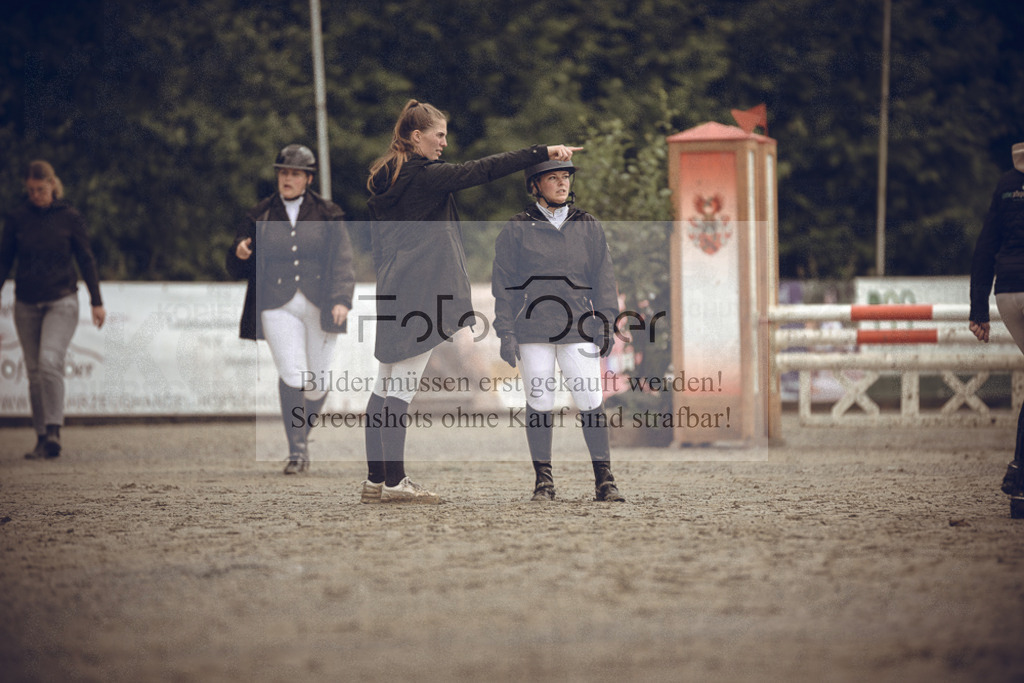 20240531-DOS_7900 | Entdecke hochwertige Reitturnierfotos von Foto Oger. Professionell, emotional und authentisch – jetzt Lieblingsmomente im Shop bestellen.Deutschlandweite Turnierfotografie. - Realisiert mit Pictrs.com