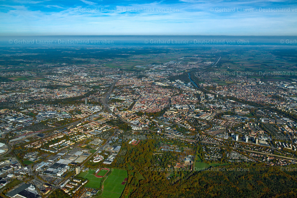 3703572 | GEORGS-KREUZVIERTEL 13.10.2017 Stadtzentrum im Innenstadtbereich  in Georgs-Kreuzviertel im Bundesland Bayern, Deutschland // The city center in the downtown area  in Georgs-Kreuzviertel in the state Bavaria, Germany Foto: Gerhard Gesamtaufnahme  Augsburg