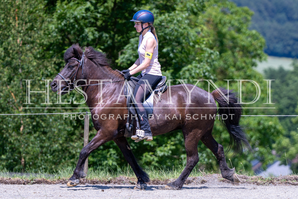 KAI04491 | Ihr sucht einen Fotografen für eure nächste OSI? Ich begleite auch euer Turnier für Islandpferde fotografisch.  - Realisiert mit Pictrs.com