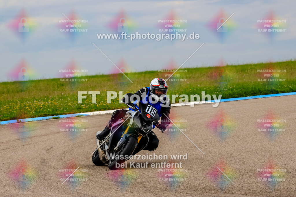 MotoTeam-2305 | Hier findet Ihr Bilder von Touristenfahrten auf der Nürburgring Nordschleife oder von anderen Veranstaltungen die ich besucht habe. Viel Spass beim Durch Schauen 