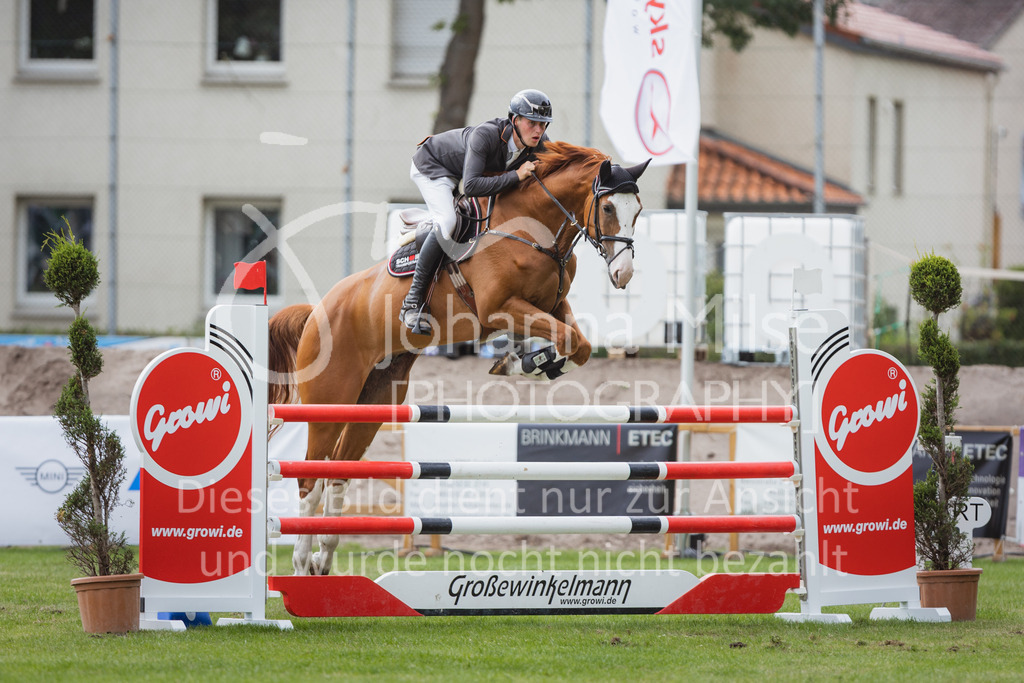 220715_LC_Youngster-M-544 | Deine schönsten Turniermomente als professionelle Fotos! Entdecke hochwertige Pferdesport-Fotografie im Online-Shop. Jetzt Fotos finden & bestellen!