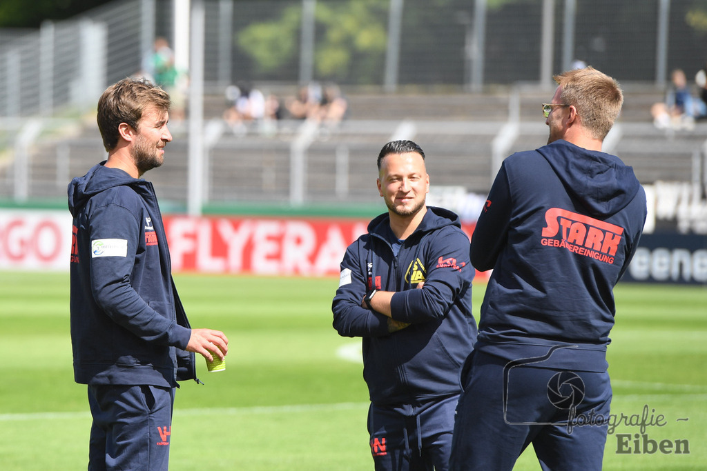 SV Atlas-Delmenhorst-Borussia Mönchengladbach | DFB-Pokal 1. Runde;SV Atlas Delmenhorst (gelb)-Borussia Mönchengladbach (schwarz) am 17.08.2025 in Oldenburg (Marschweg-Stadion), Photo: Philip Eiben 2025 - Realisiert mit Pictrs.com